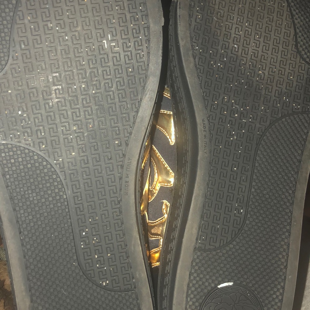 Versace - Picture 2 of 5